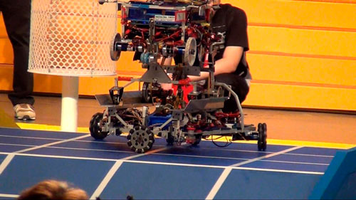 Robocon2012總決賽香港科技大學(xué)自動(dòng)車(chē)（QL-13）.jpg